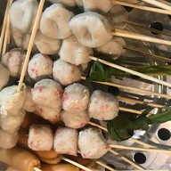 ลูกชิ้นนึ่ง อรุ่มเจ๊าะรสแซ่บ (ยำฟรี) สาขาที่ 1