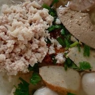 ก๋วยเตี๋ยวหมูสับ ประชาอุทิศ27 แยก4