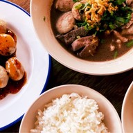 ก๋วยเตี๋ยวเรือเข้าท่า สาขาสุขุมวิท 93