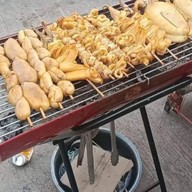 ลูกชิ้น+ปลาหมึกย่างน้ำจิ้มซีฟู้ด แม่เล็กหนองแขมสาขา(2)