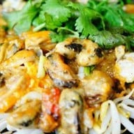 Okข้าวหมูแดง หมูกรอบ ตลาดแฟต กทม90