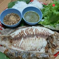น้องนกเมี่ยงปลาเผาตลาดนัด ซอยนวมินทร์139ฝั่งเซเว่น ซอยนวมินทร์139ฝั่งเซเว่น