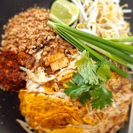 🌟 ผัดไทย บ้านกู๋โบ้ท👍 ผัดไทยเส้นจันท์