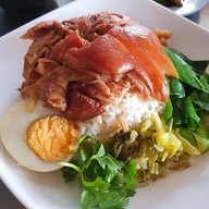 หน้าร้าน ข้าวมันไก่เบตง