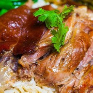 ข้าวขาหมูนกหงส์ฟ้า