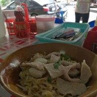 ก๋วยเตี๋ยวหางหมูสามชัย