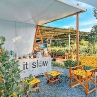 Let it slow Coffee & Roaster ศรีราชา วัดวังหิน