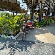 ครัวอร่อยเว่อร์ ก๋วยเตี๋ยวเรือ หมู เนื้อ หมูสะเต๊ะ ลูกชิ้นปิ้ง เนื้อย่างจิ้มแจ่ว ยำ ส้มตำ หมูมะนาว เ Ptt park mall