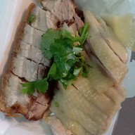 หน้าร้าน ข้าวมันไก่เบตง