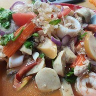 ตาลตำ-ยำแซ่บ & กะหรี่ปั๊บนายตั้ม ไสวประชาราษฎร์ 13