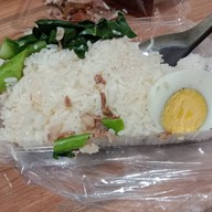 ข้าวขาหมู & ก๋วยจั๊บซิ่ง (แม่คาว)