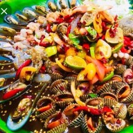 ยำสะเด็ด ยำขนมจีน ส้มตำ เเซ่บเด้อ