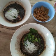 ก๋วยเตี๋ยวเรือ ป.ประทีป ซอยรัชดาภิเษก 32