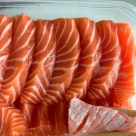 Salmon khunnai (แซลมอน คุณนาย) ดองซีอิ้วเกาหลี + สลัด จันทร์ทองเอี่ยม