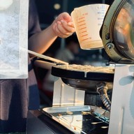 สถานีบ้านหมี วาฟเฟิลฮ่องกง สาขาบางบัวทอง