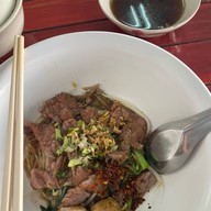 ก๋วยเตี๋ยวเด็กเส้น