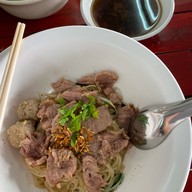 ก๋วยเตี๋ยวเด็กเส้น