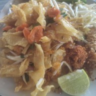 หมูกรอบแซ่บ ครูซ่าส์ ถนนเณรแก้ว (รับของไผ่ขวาง)