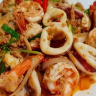 ตำยำ อาหารตามสั่งครัวลีลาวดี Lelawadee