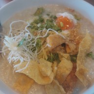 หมูกรอบแซ่บ ครูซ่าส์ ถนนเณรแก้ว (รับของไผ่ขวาง)