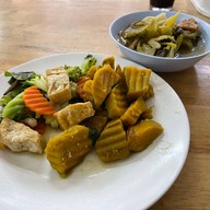 เมนูของร้าน โยโภชนาอาหารเจ (Vegetarian food) สามกอง, ถนนเยาวราช