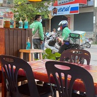 ร้านลาบยโส หน้าปั้ม ปตท
