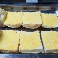 ปังปิ้งไส้ทะลัก ข้างธนาคารออมสินเก่า