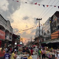 บรรยากาศ ถนนคนเดินไทหล่ม (อ.หล่มสัก จ.เพชรบูรณ์)