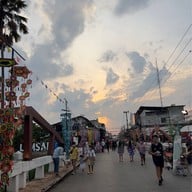 บรรยากาศ ถนนคนเดินไทหล่ม (อ.หล่มสัก จ.เพชรบูรณ์)
