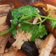 นายอู๊ดข้าวขาหมูและบะหมี่หมูแดง ก๊วยเตียวต้มยำ แสนสบาย พระราม4