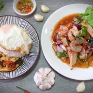 อาหารเหนือสายชล ใต้ทางด่วนดอนหัวฬ่อ