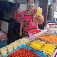 สลัดตักเองคุณปุ้ย
