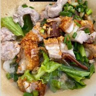 เจ๊เล็ก ก๋วยจั๊บน้ำใสเกาเหลาเลือดหมู