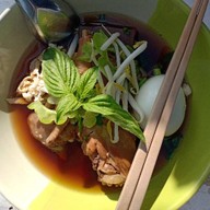 ก๋วยเตี๋ยวไก่ ริมคลอง ม.เอแบค
