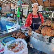 ร้านเจ๊แมวข้าวขาหมูหลังบิ๊กซีนวนคร