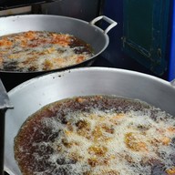 หน้าร้าน ไก่ทอดล้านนา