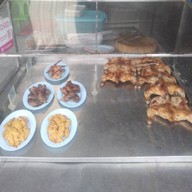 ไก่ย่างศรีสุนันท์ สามแยกโรบินสัน สาขาหลัก