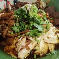 ก๋วยเตี๋ยวไก่มาละ แจ่วฮ้อนอ้อนเธอ จรัญ77