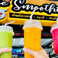 Me Smoothie (fresh juice, smoothies, cold press juice) ถนนศรีโสธรตัดใหม่ ฉะเชิงเทรา