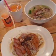 เมนูของร้าน เป็ดย่างนายน้ำโอชารสดอนเมือง ข้าวหน้าเป็ด ข้าวหมูกรอบ ข้าวหมูแดง บะหมี่-เกี๋ยวกุ้ง ( ถนนนาวงประชาพัฒ สาขาถนนนาวงประชาพัฒนา ซอยนาวง15