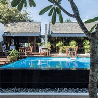 มิรา คูซีน ฮาลาล -