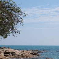 แสงเทียน บีช รีสอร์ท เกาะเสม็ด