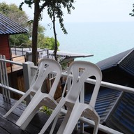 แสงเทียน บีช รีสอร์ท เกาะเสม็ด