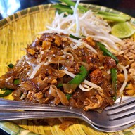 เมนูของร้าน แม่ทุมผัดไทยเข่ง