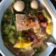 ก๋วยเตี๋ยวเอ็นหมู หางหมู หน้าเซี่ยงตึ๊ง