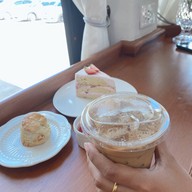 homlamoon cafe