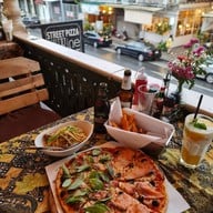 เมนูของร้าน Street Pizza & The Wine House