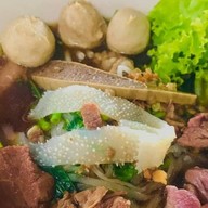 ก๋วยเตี๋ยวทวีเลิศรส เนื้อตุ๋น หมูตุ๋น ไก่ตุ๋น สาขา 2