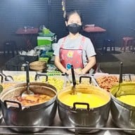 นู๋ณิข้าวแกงหน้าโฆสิต
