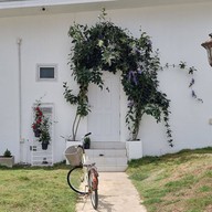 Wicket White Villa (วิกเกท ไวท์ วิลล่า)